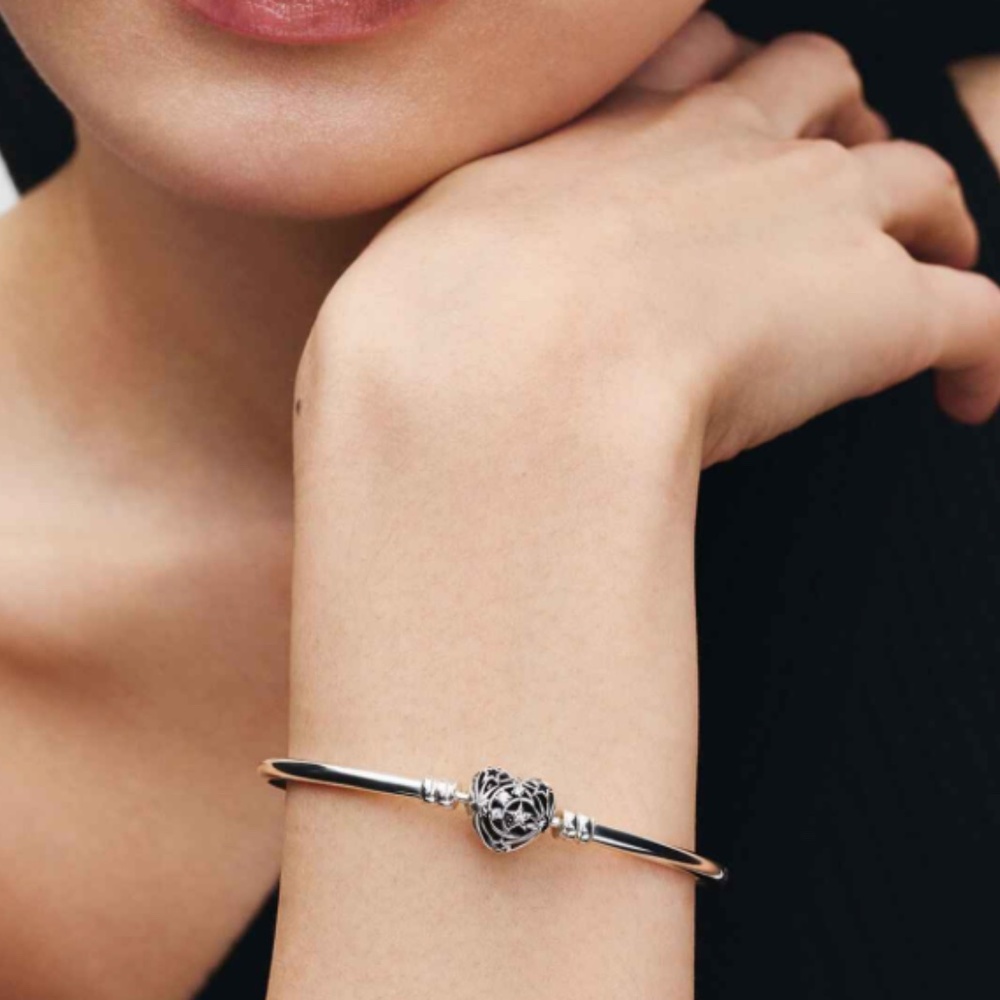 Pandora Heart Clasp Bangle